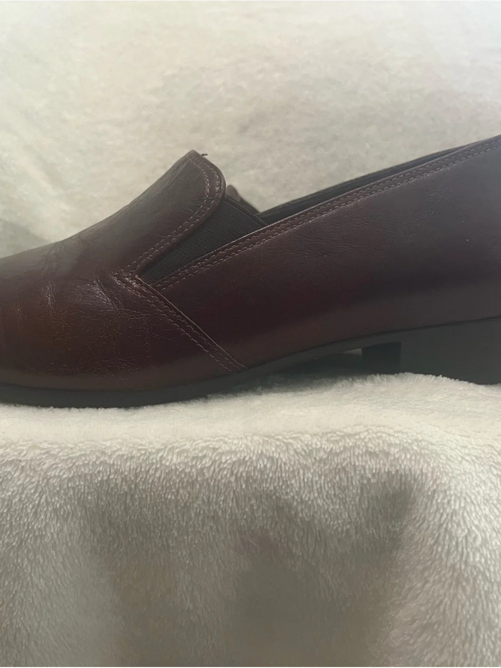 Munro American Hailey Women's Slip-On Leather Shoes in Mahogany Brown